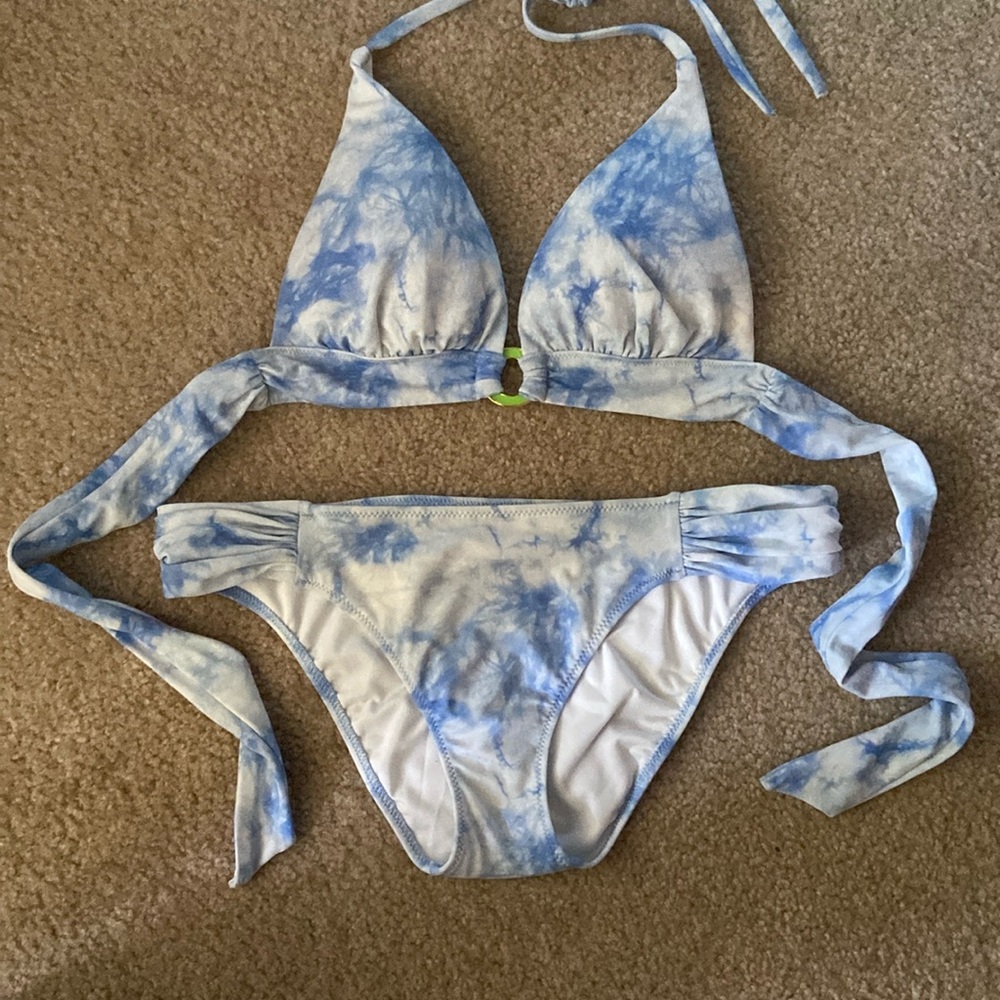 Victoria’s Secret bikini